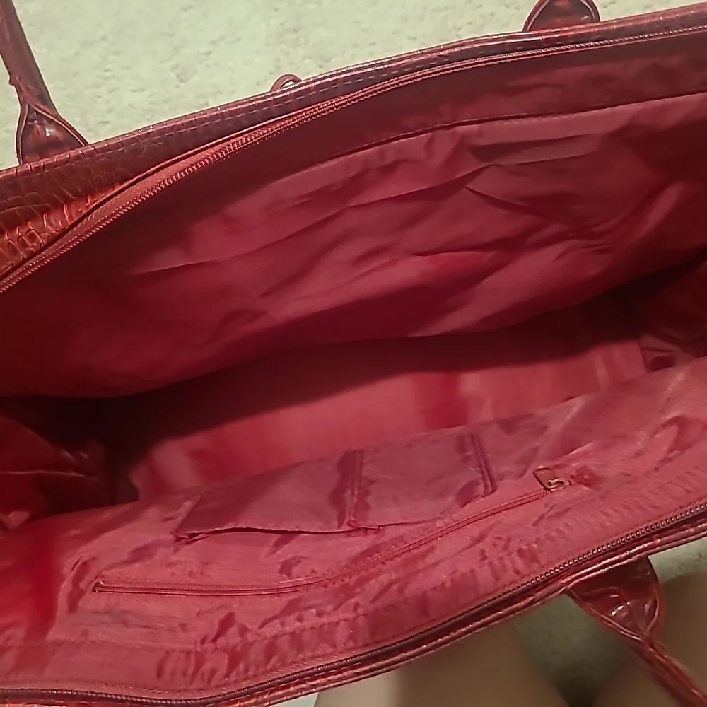 Elizabeth Arden Oversized Red Alligator Skin Faux Tote - Picture 12 of 15